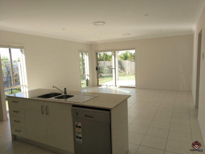 39 Keelson Crescent, Hope Island QLD 4212