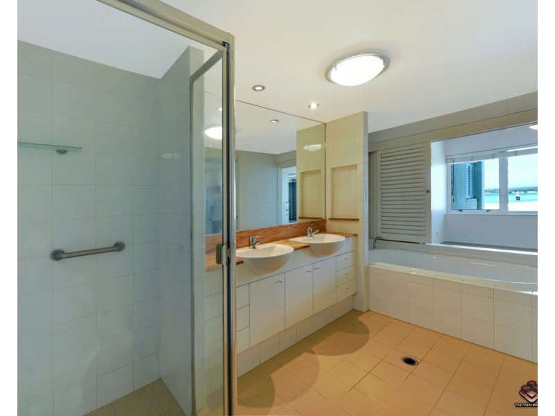 326 Marine Parade, Labrador QLD 4215