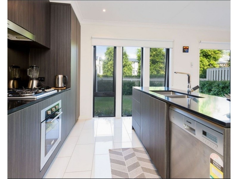 Hope Island QLD 4212