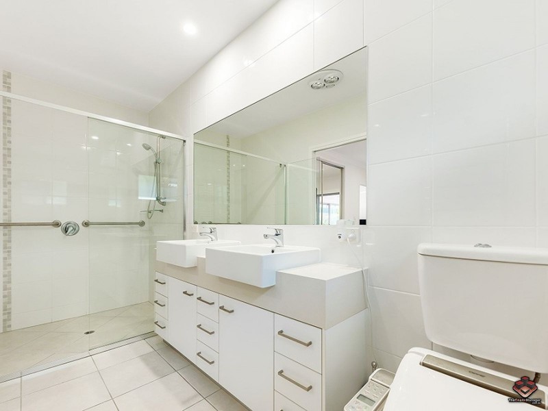 Hope Island QLD 4212