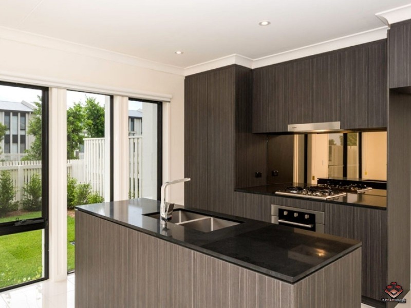 126 Marina Quays Boulevard, Hope Island QLD 4212