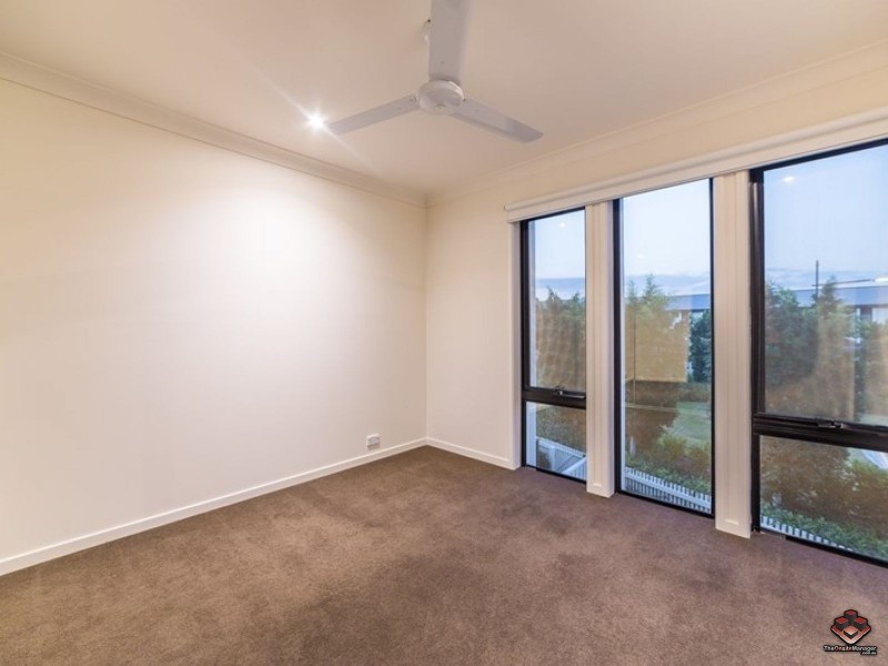 126 Marina Quays Boulevard, Hope Island QLD 4212