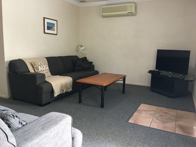 126 Klumpp Road, Upper Mount Gravatt QLD 4122