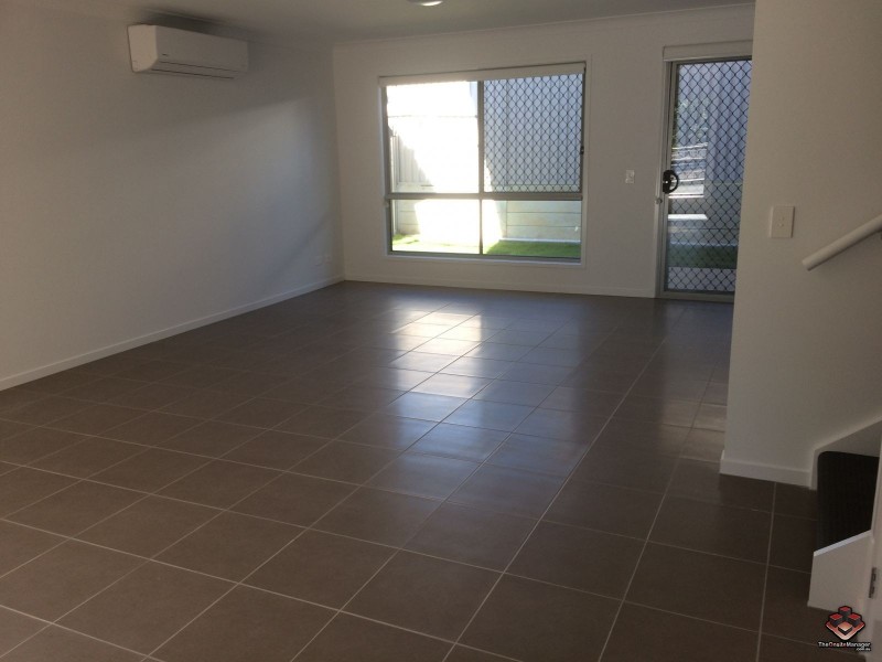 8 Whitehorse Road, Dakabin QLD 4503