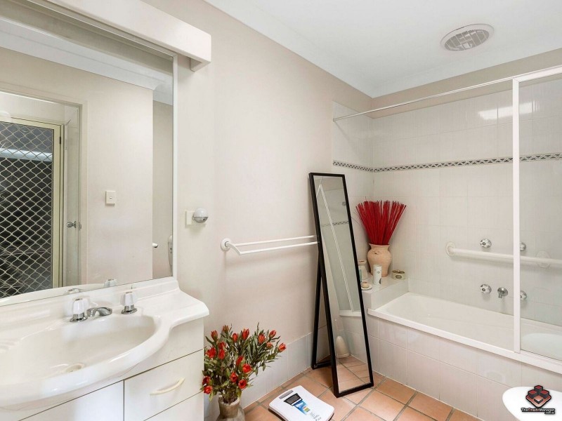 15 Monet Street, Coombabah QLD 4216