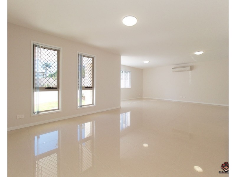 42 Pine Drive, Woodridge QLD 4114