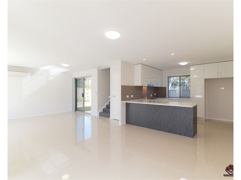 42 Pine Drive, Woodridge QLD 4114
