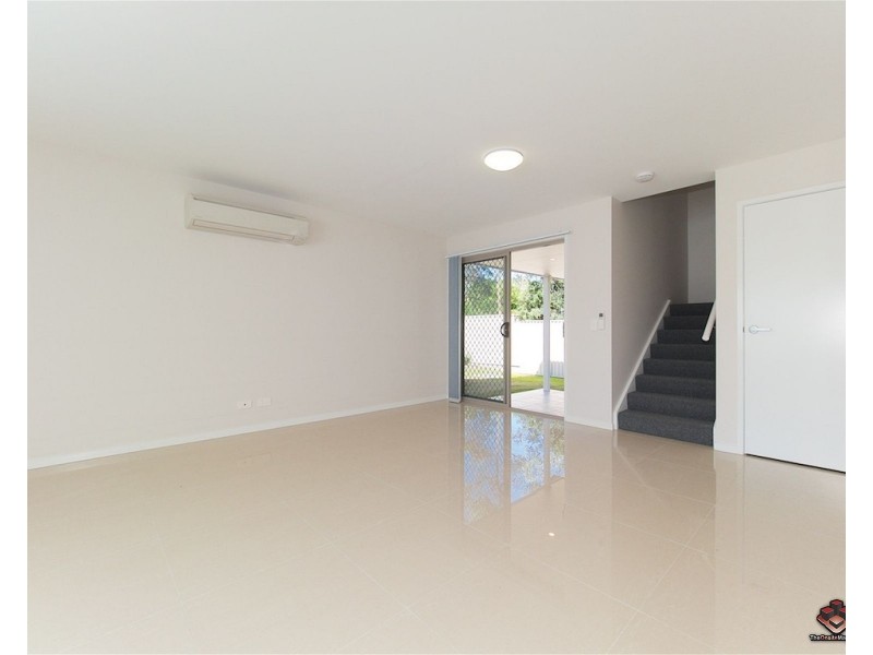 42 Pine Drive, Woodridge QLD 4114