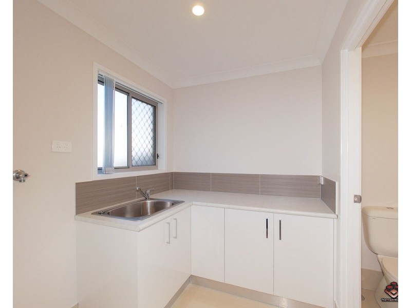 42 Pine Drive, Woodridge QLD 4114