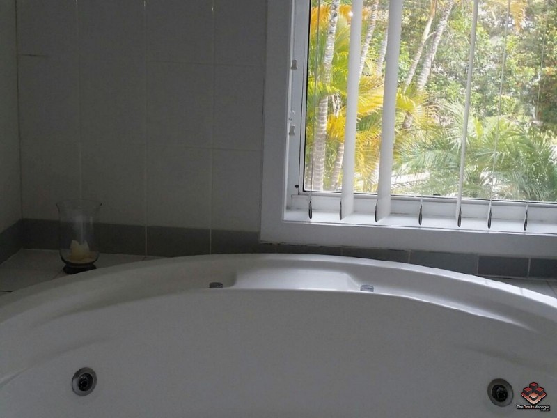 Broadbeach Waters QLD 4218