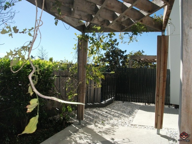 1 Marina Drive, Benowa QLD 4217