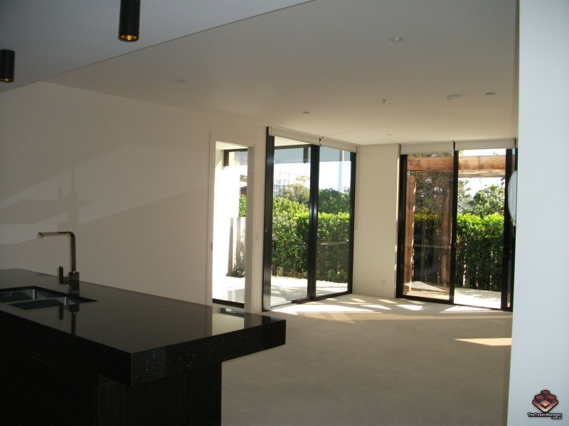 1 Marina Drive, Benowa QLD 4217