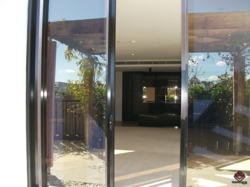 1 Marina Drive, Benowa QLD 4217