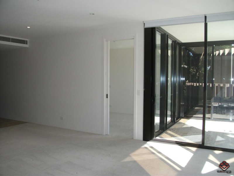 1 Marina Drive, Benowa QLD 4217