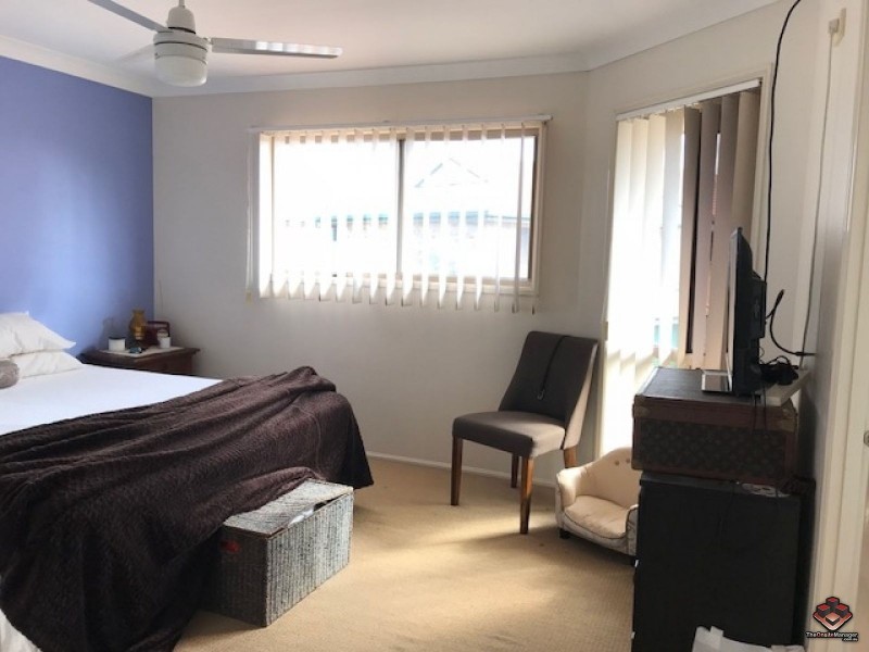 220 Christine Avenue, Burleigh Waters QLD 4220