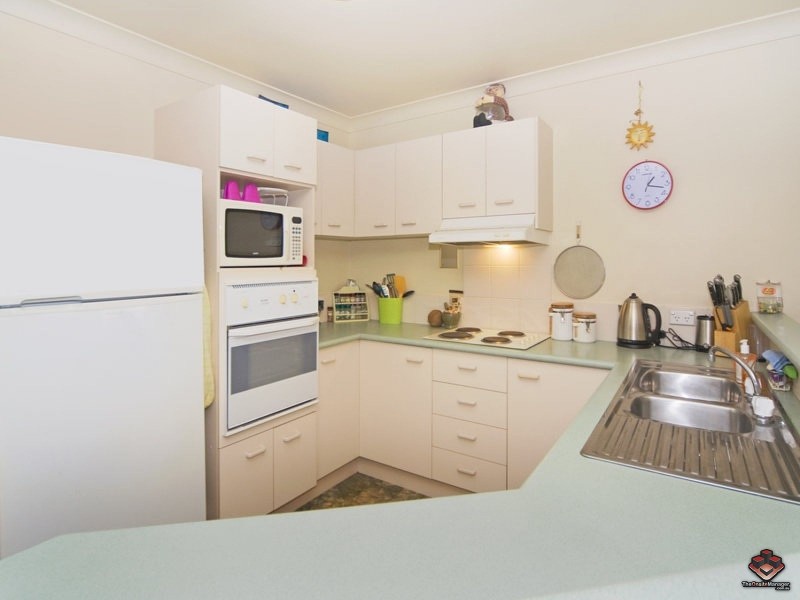 31 Simpsons Road, Elanora QLD 4221