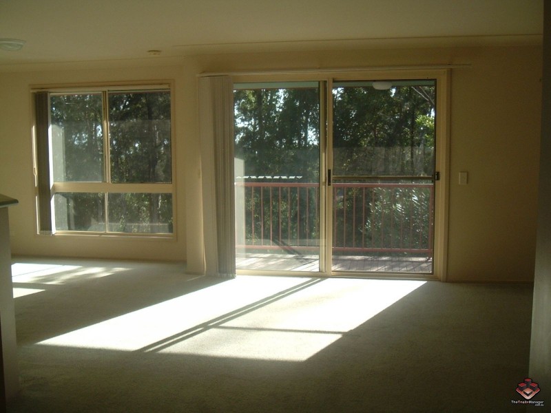 31 Simpsons Road, Elanora QLD 4221