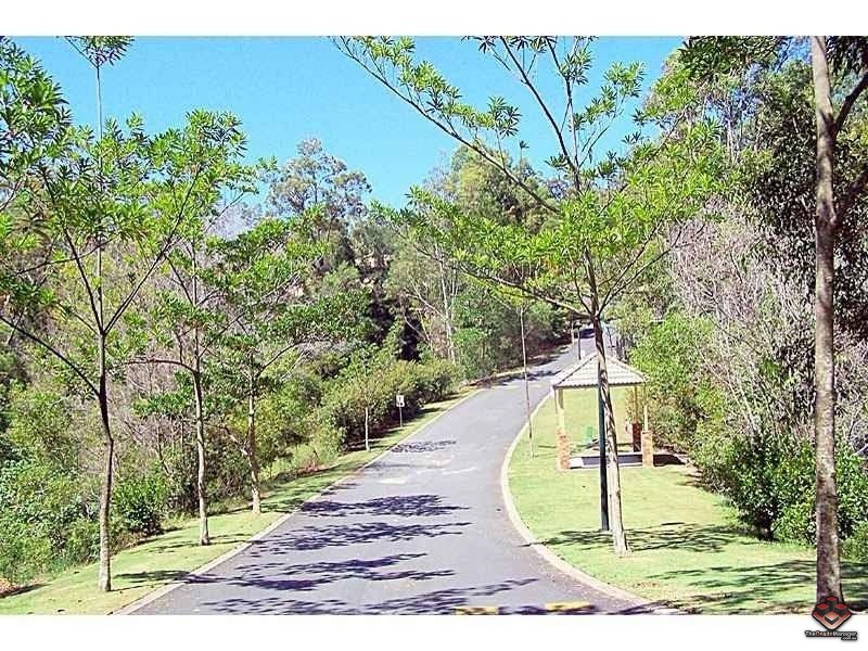 31 Simpsons Road, Elanora QLD 4221