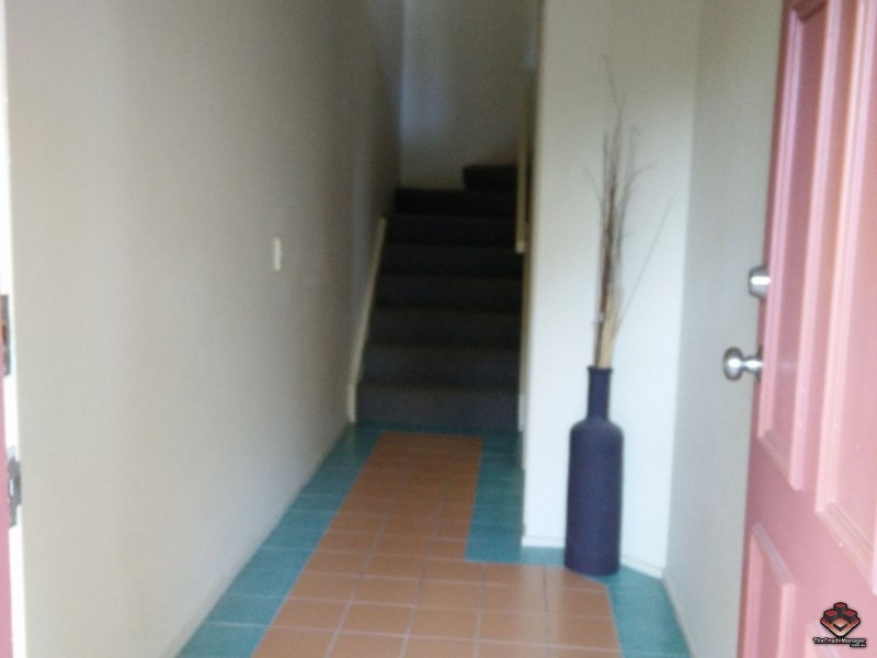 31 Simpsons Road, Elanora QLD 4221