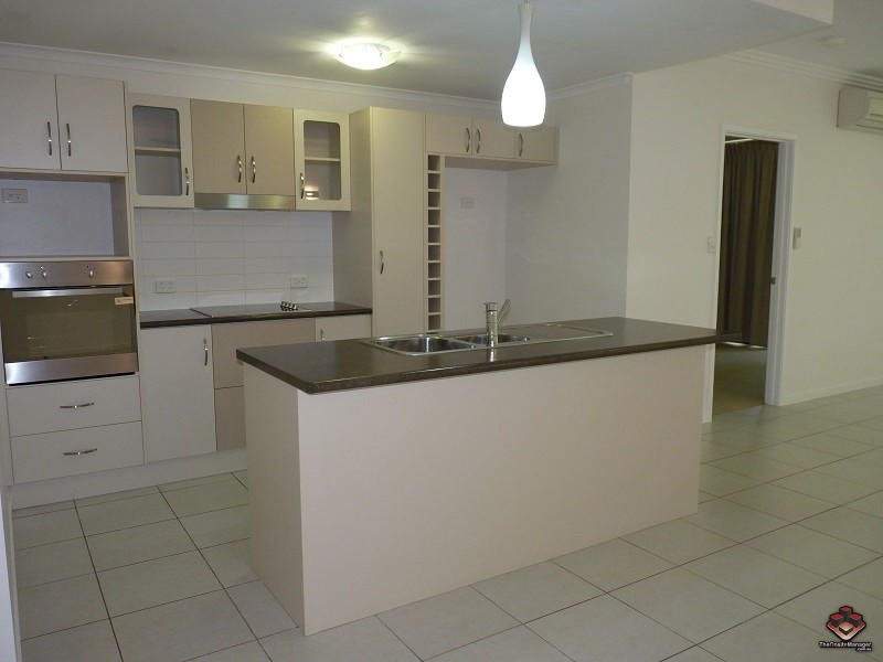6-24 Henry Street, West End QLD 4810