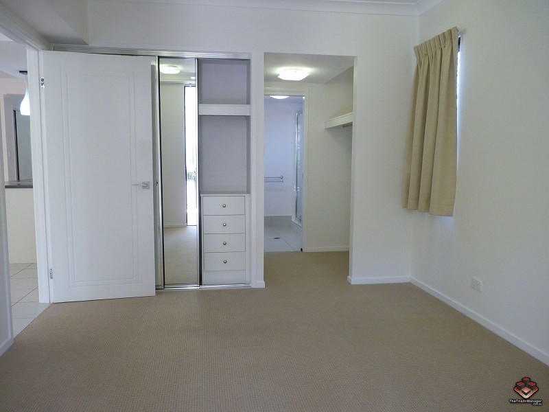 6-24 Henry Street, West End QLD 4810