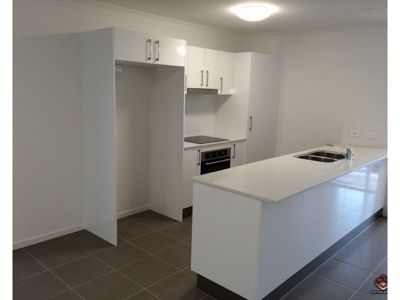 8 Whitehorse Road, Dakabin QLD 4503