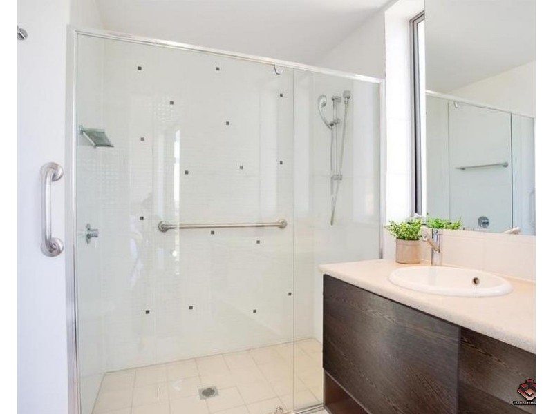 62 Riverwalk Avenue, Robina QLD 4226