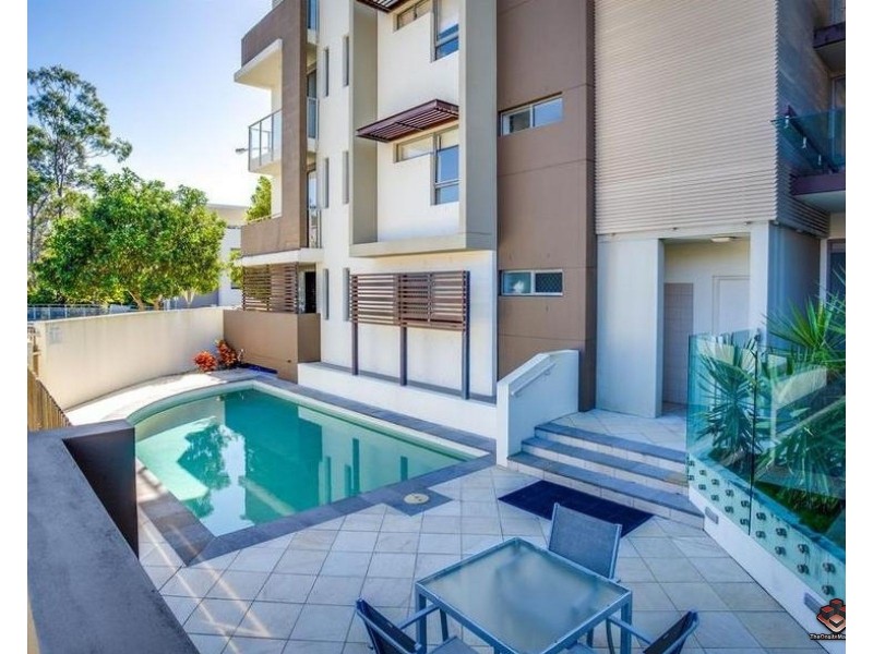 62 Riverwalk Avenue, Robina QLD 4226