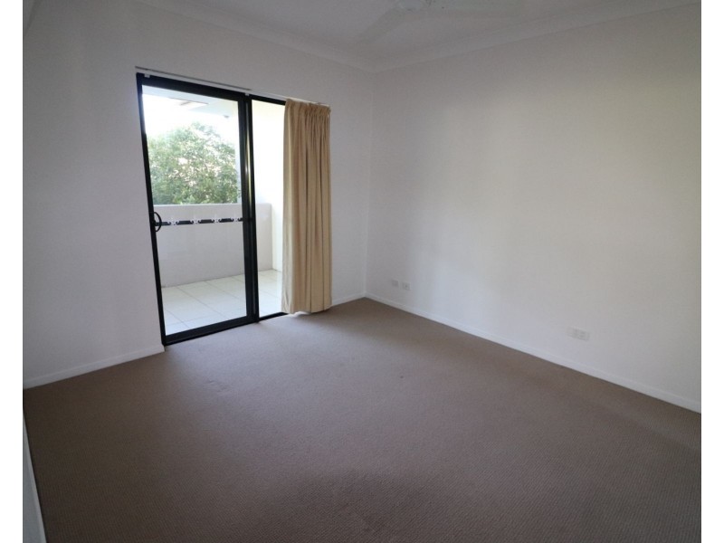 6-24 Henry Street, West End QLD 4810