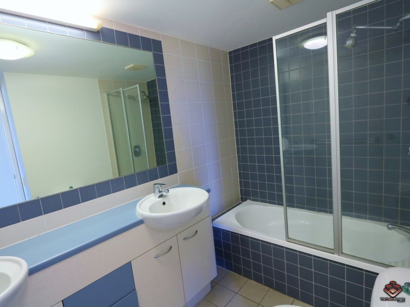 70 Norman Crescent, Norman Park QLD 4170