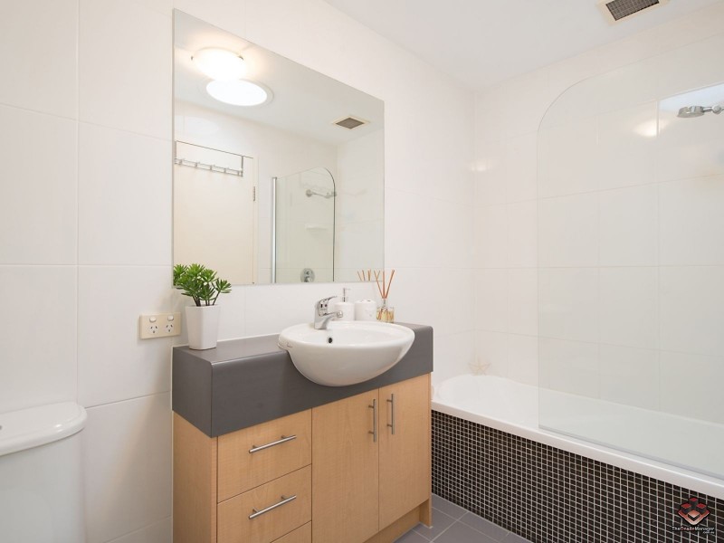 38 Brougham Street, Fairfield QLD 4103