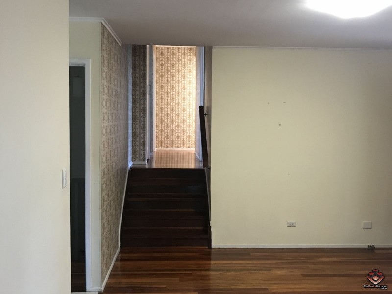 8 Blackwattle Street, Macgregor QLD 4109