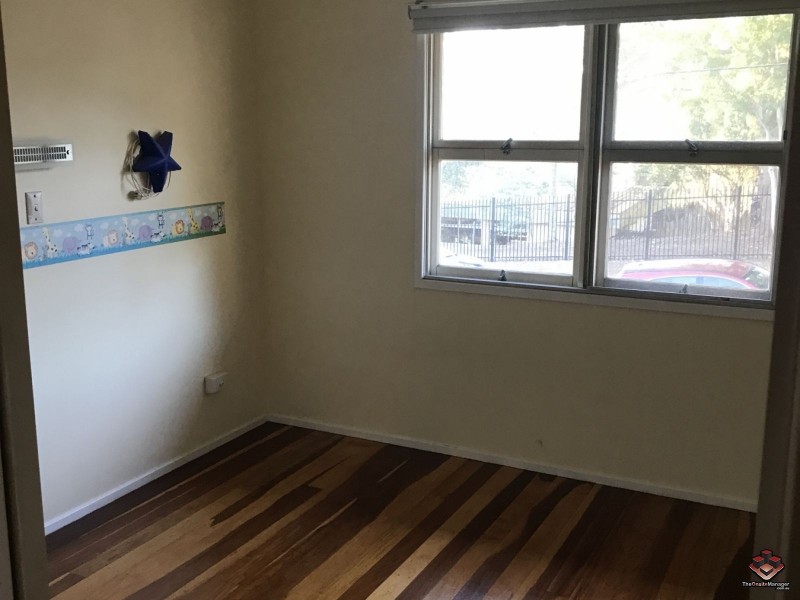 8 Blackwattle Street, Macgregor QLD 4109