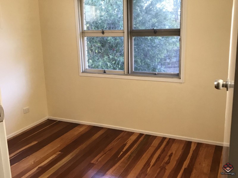 8 Blackwattle Street, Macgregor QLD 4109