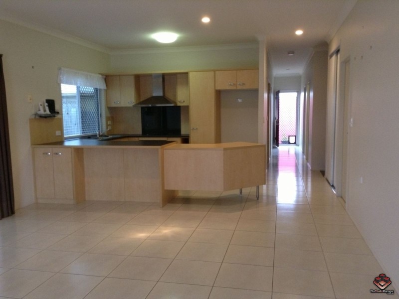 2 Grand Parade, Parrearra QLD 4575