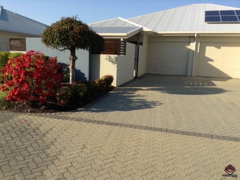 2 Grand Parade, Parrearra QLD 4575