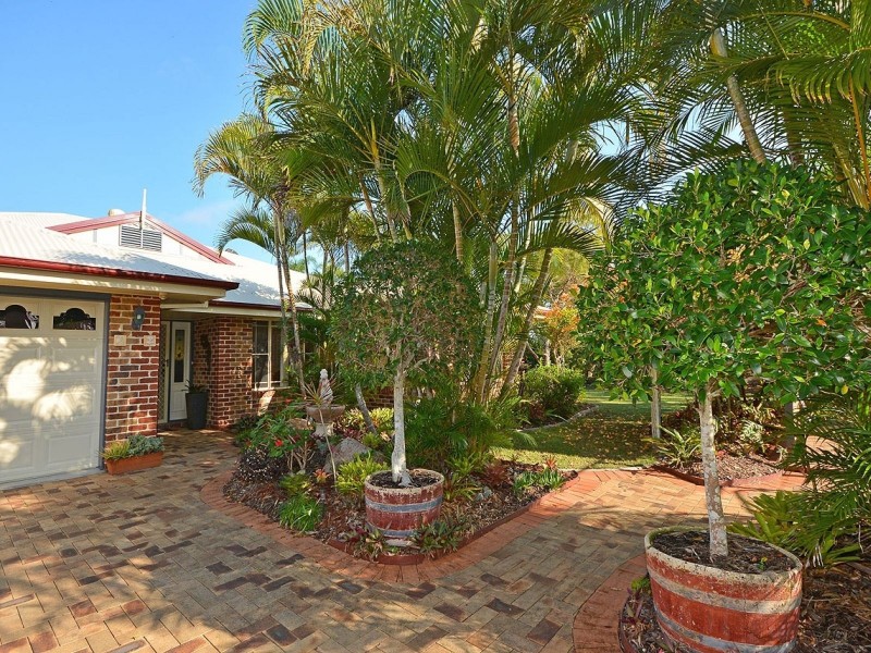 5 Arkarra Court, Dundowran Beach QLD 4655