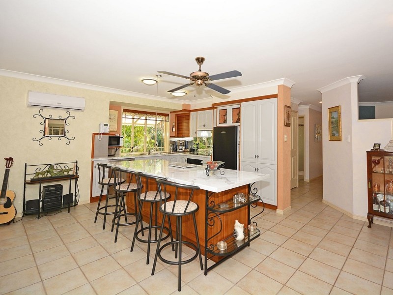 5 Arkarra Court, Dundowran Beach QLD 4655