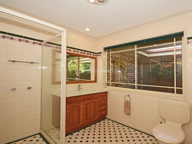 5 Arkarra Court, Dundowran Beach QLD 4655