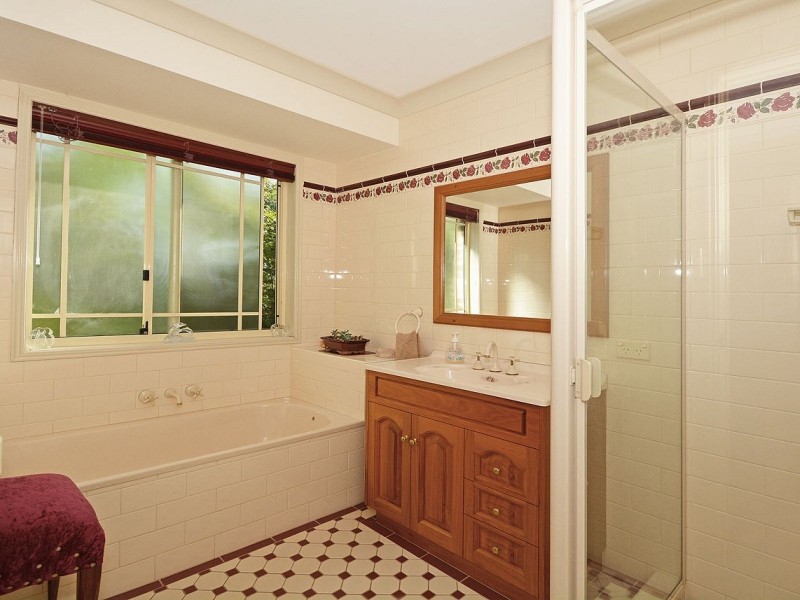 5 Arkarra Court, Dundowran Beach QLD 4655