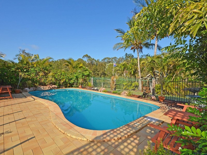 5 Arkarra Court, Dundowran Beach QLD 4655