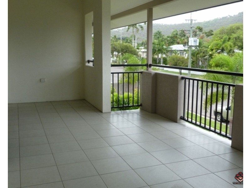 6-24 Henry Street, West End QLD 4810