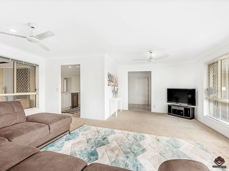 143 Monterey Keys Drive, Helensvale QLD 4212