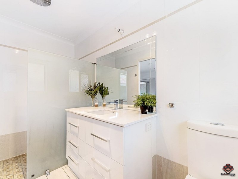 143 Monterey Keys Drive, Helensvale QLD 4212