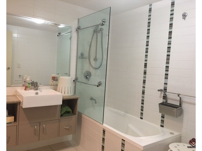 95 Clarence Road, Indooroopilly QLD 4068
