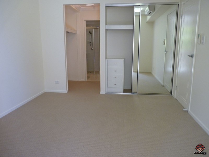 6-24 Henry Street, West End QLD 4810