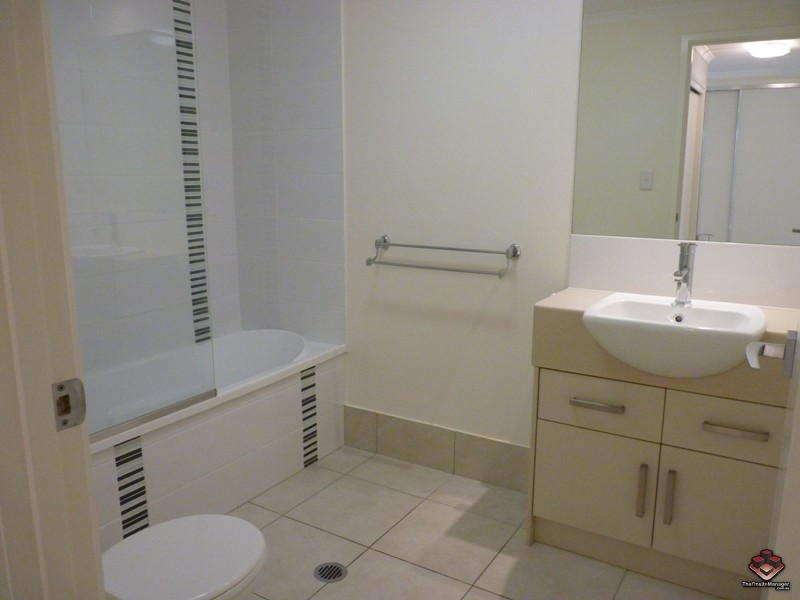 6-24 Henry Street, West End QLD 4810