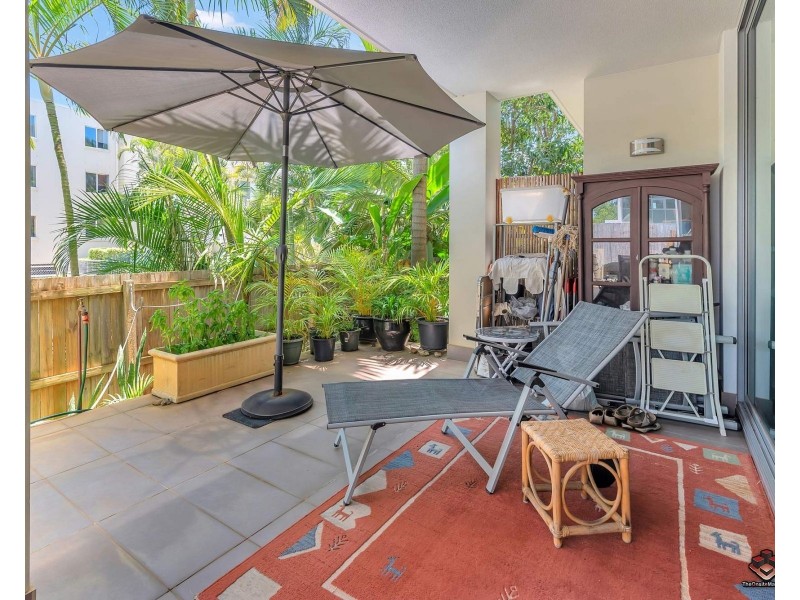 21i/20-28 Bayview Street, Runaway Bay QLD 4216