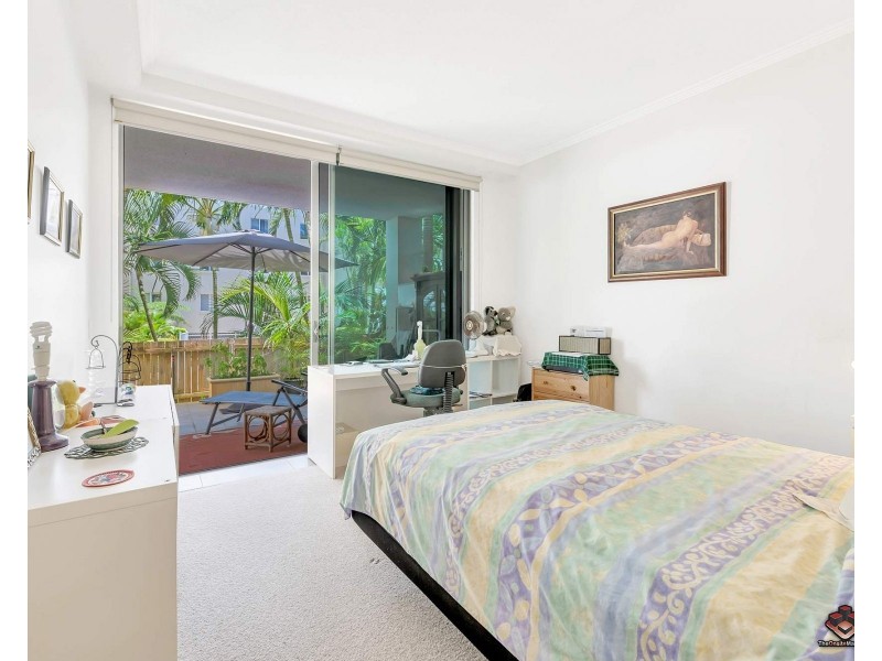 21i/20-28 Bayview Street, Runaway Bay QLD 4216
