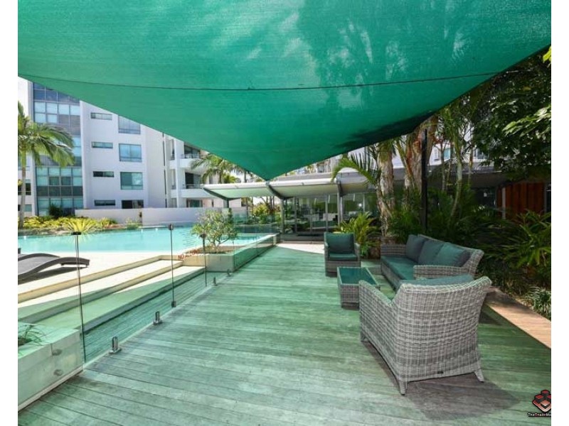 21i/20-28 Bayview Street, Runaway Bay QLD 4216